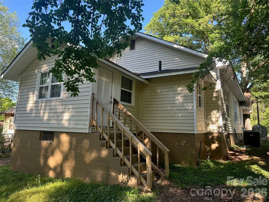 4028 Leo Street Winston Salem NC 27105