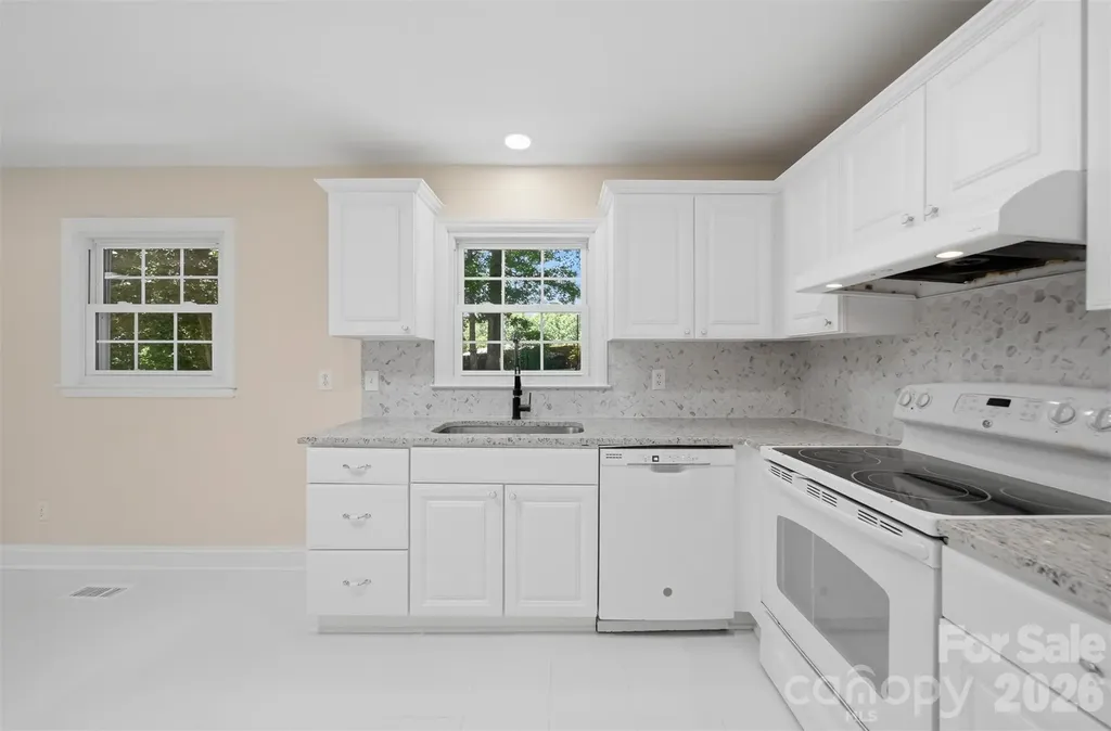 1409 Woodberry Road Charlotte NC 28212
