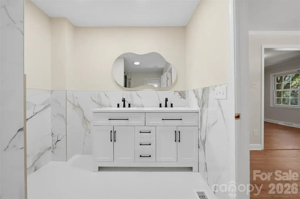 1409 Woodberry Road Charlotte NC 28212