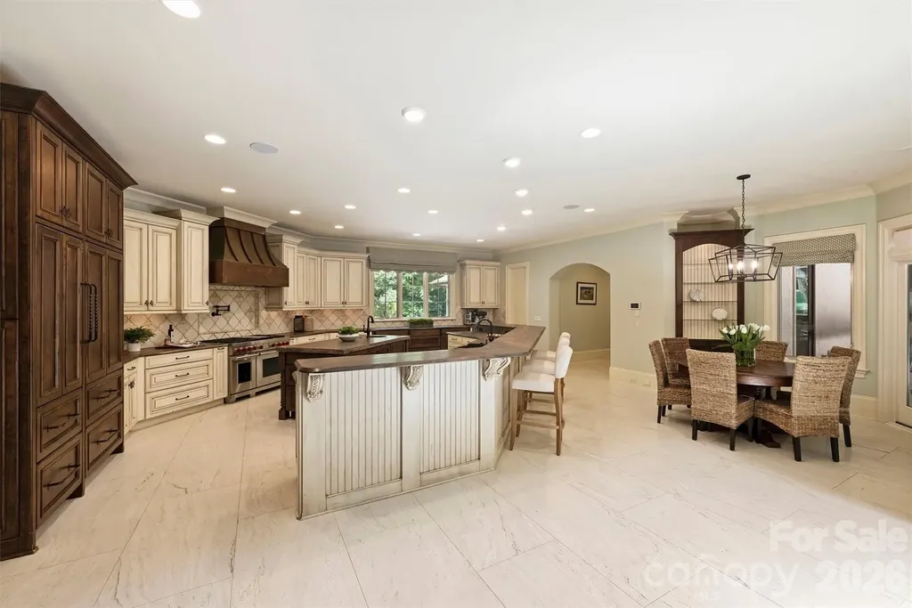 4901 Carmel Park Drive Charlotte NC 28226