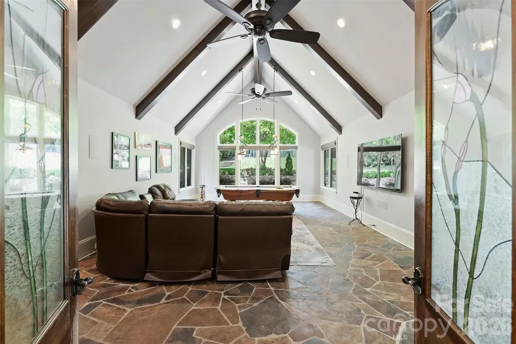 4901 Carmel Park Drive Charlotte NC 28226
