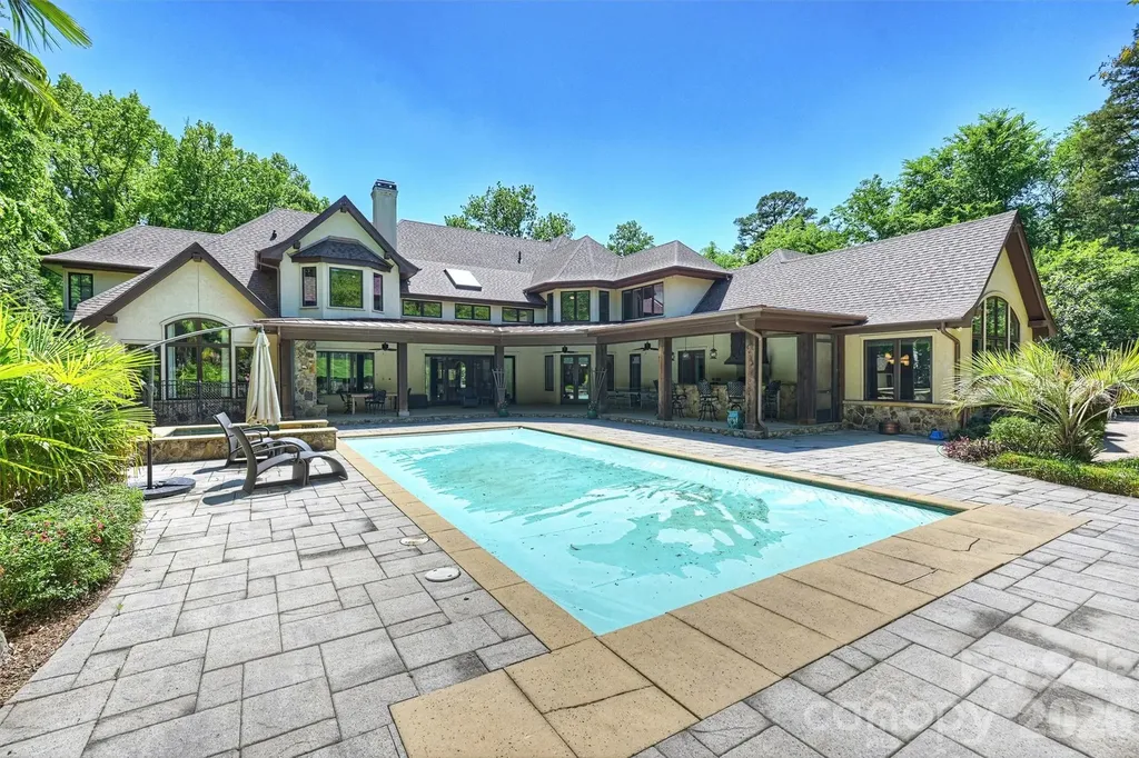 4901 Carmel Park Drive Charlotte NC 28226