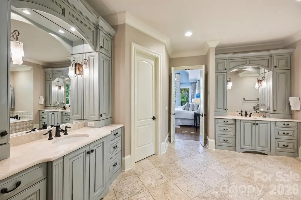 4901 Carmel Park Drive Charlotte NC 28226
