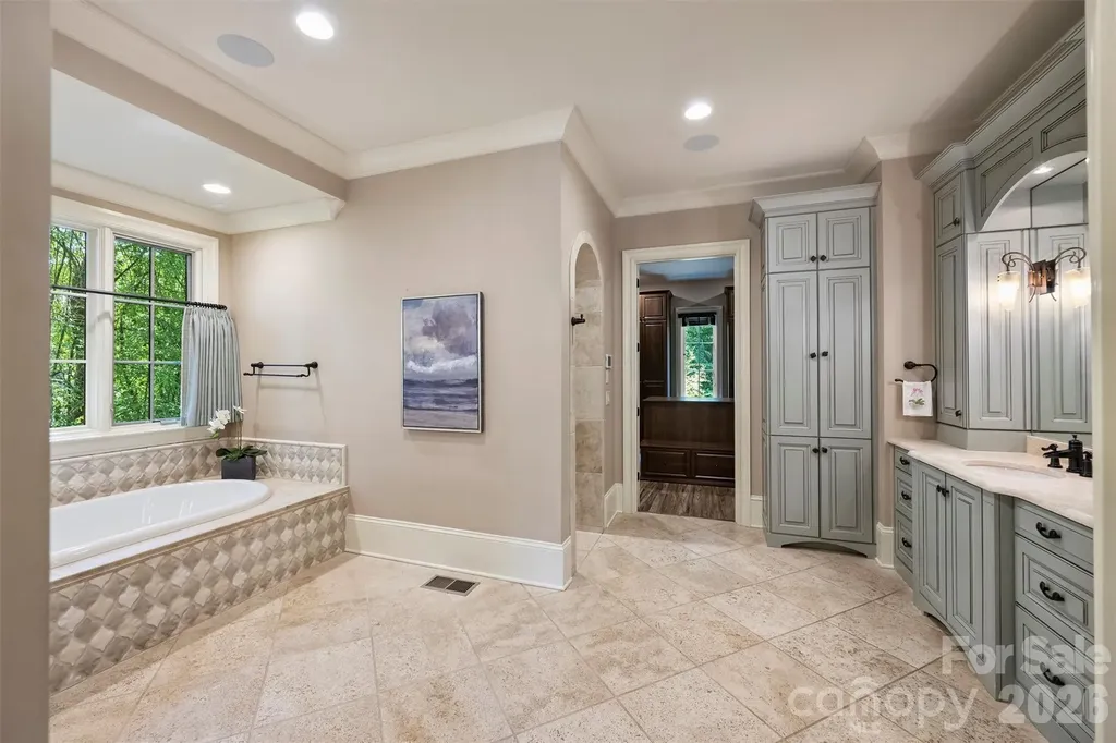 4901 Carmel Park Drive Charlotte NC 28226