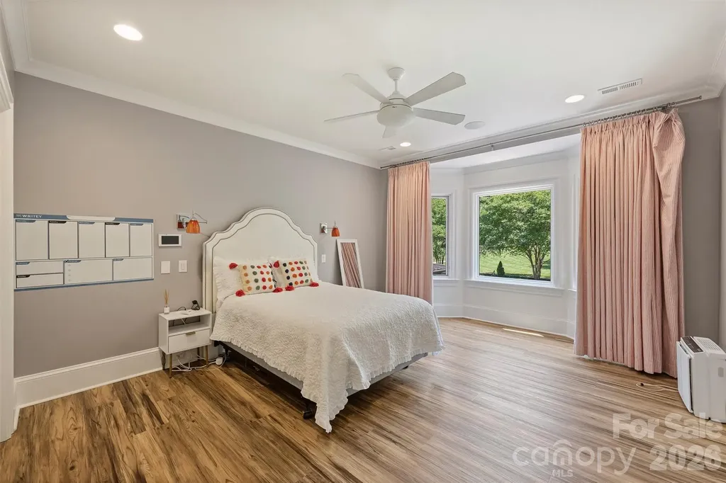 4901 Carmel Park Drive Charlotte NC 28226