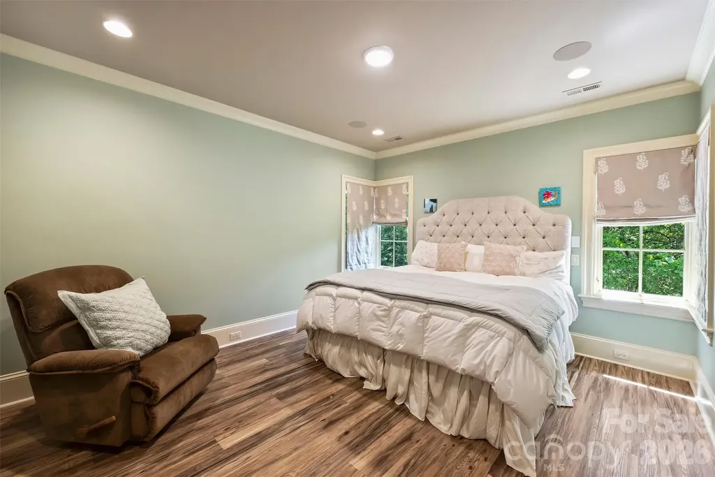 4901 Carmel Park Drive Charlotte NC 28226