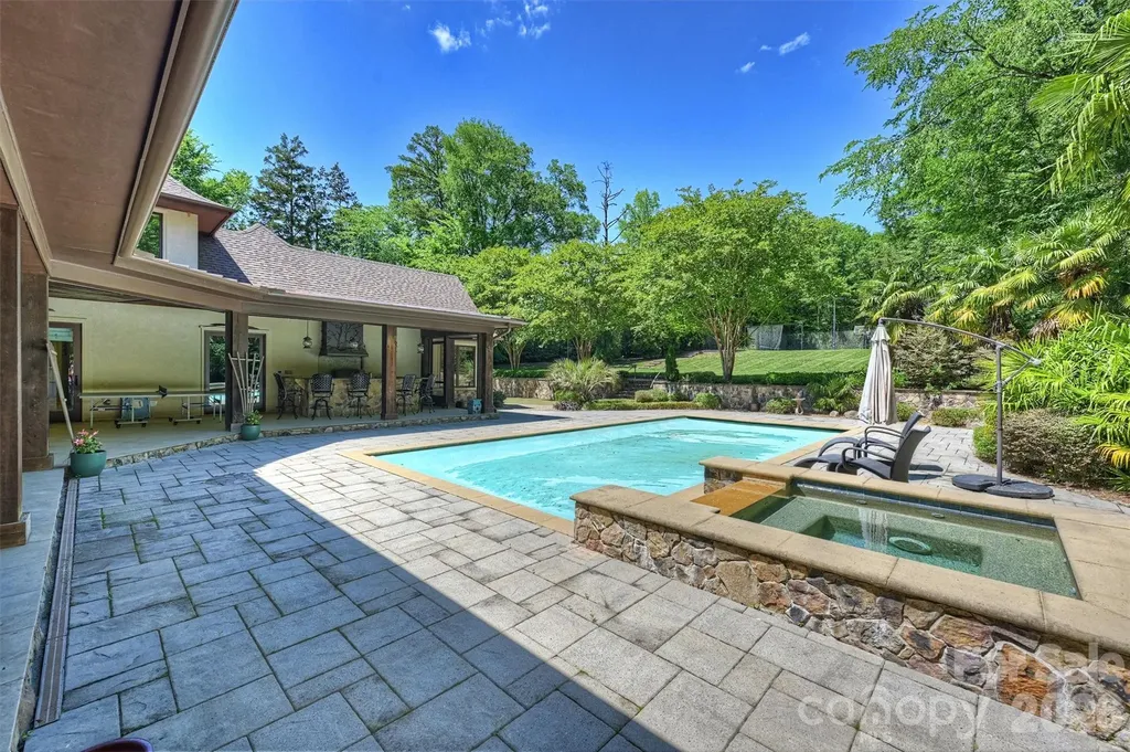 4901 Carmel Park Drive Charlotte NC 28226