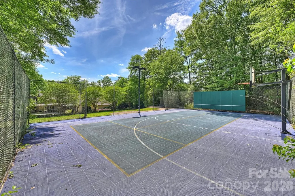 4901 Carmel Park Drive Charlotte NC 28226