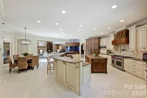 4901 Carmel Park Drive Charlotte NC 28226