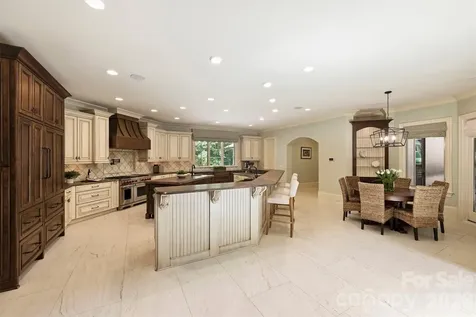 4901 Carmel Park Drive Charlotte NC 28226