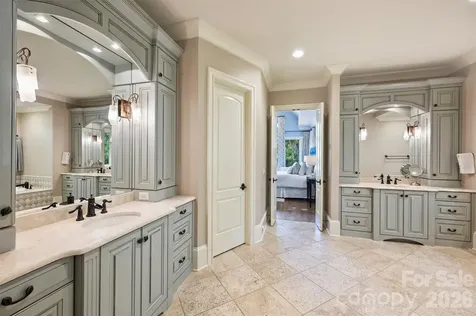 4901 Carmel Park Drive Charlotte NC 28226