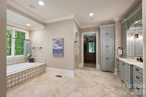 4901 Carmel Park Drive Charlotte NC 28226