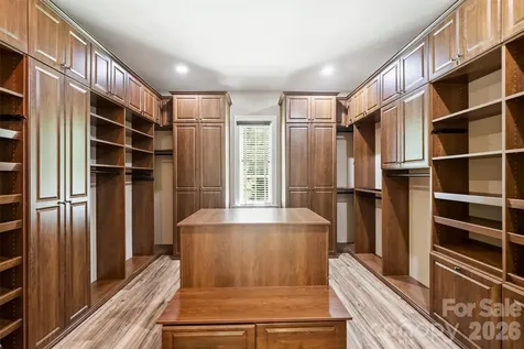 4901 Carmel Park Drive Charlotte NC 28226