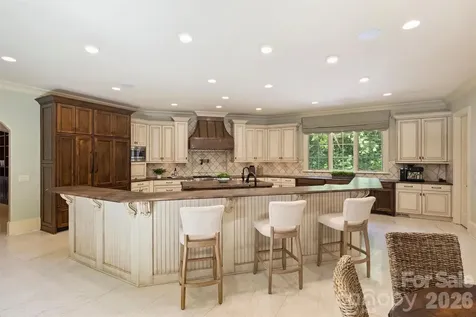 4901 Carmel Park Drive Charlotte NC 28226
