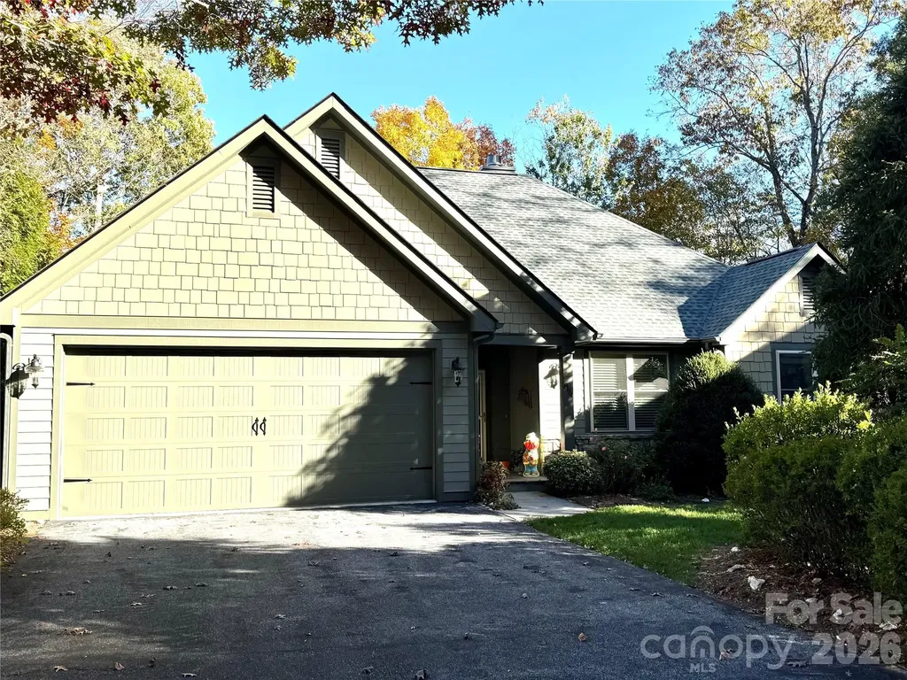 894 Dunroy Drive Hendersonville NC 28739