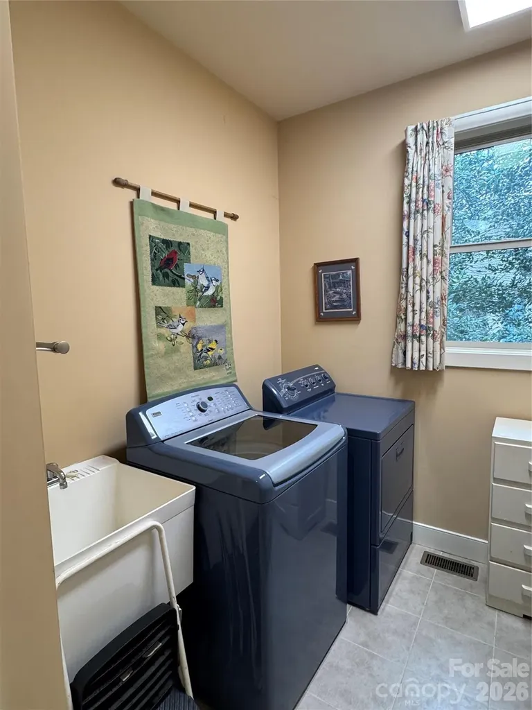 894 Dunroy Drive Hendersonville NC 28739