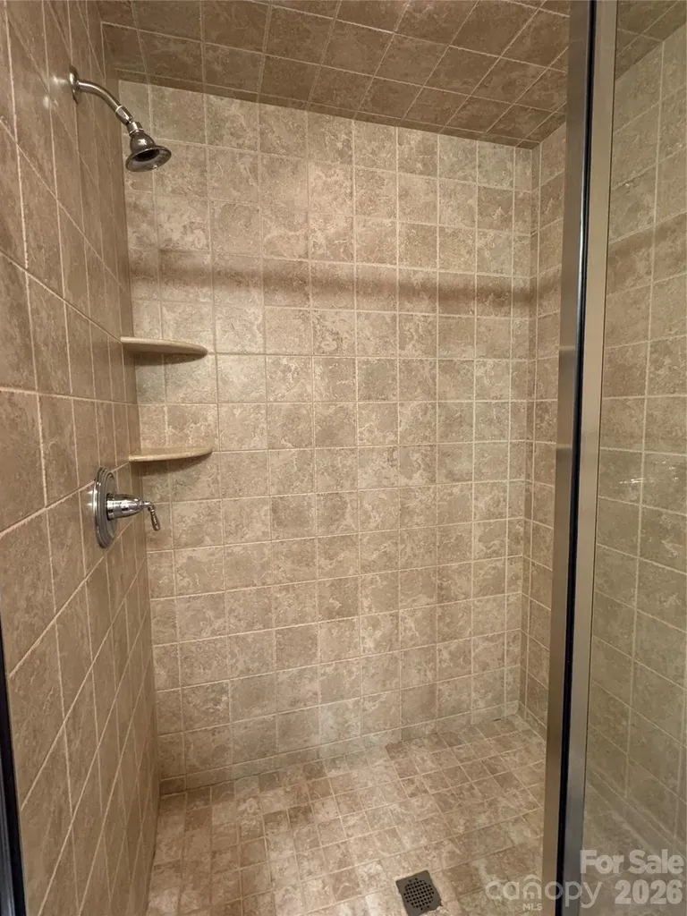 894 Dunroy Drive Hendersonville NC 28739
