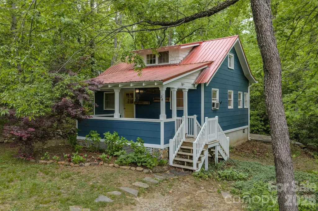 Black Mountain NC, 24 Moore Circle