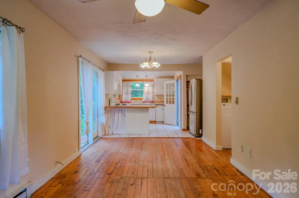 24 Moore Circle Black Mountain NC 28711