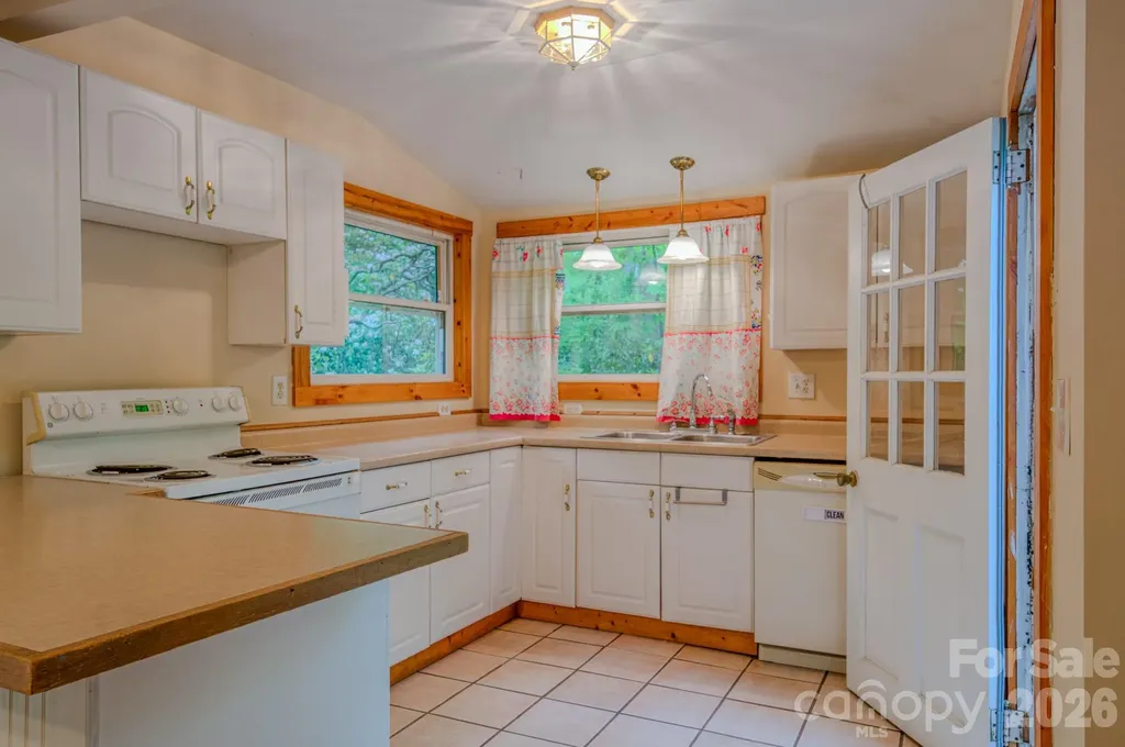 24 Moore Circle Black Mountain NC 28711