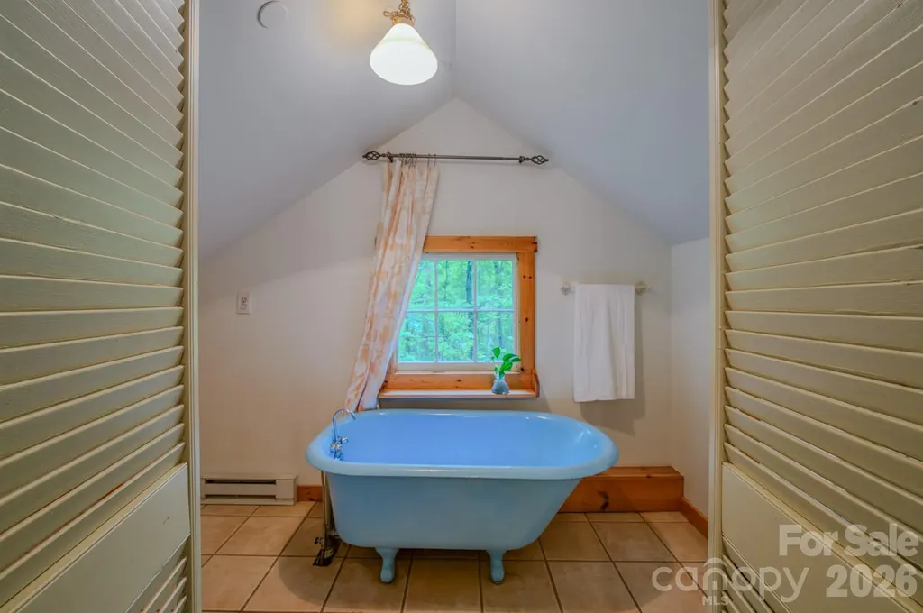 24 Moore Circle Black Mountain NC 28711