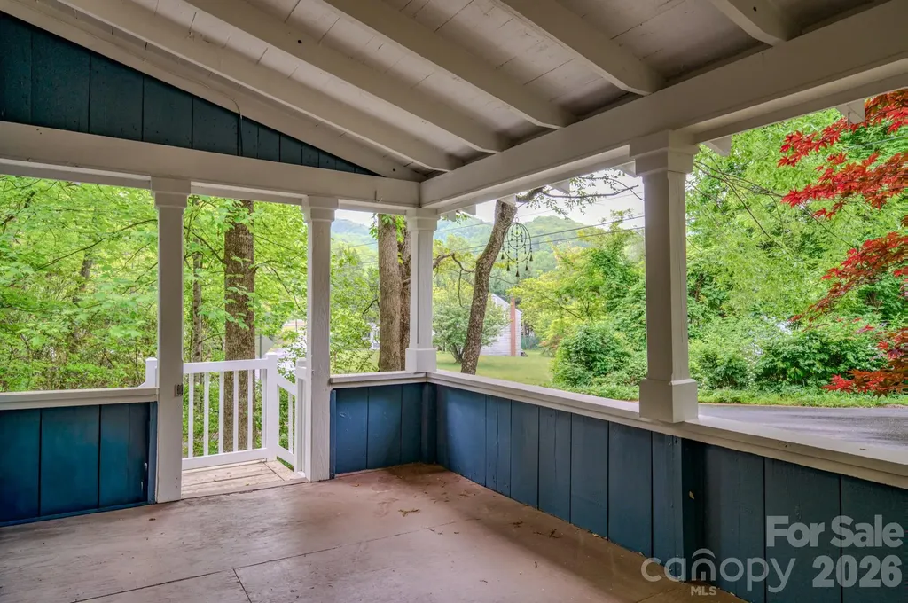 24 Moore Circle Black Mountain NC 28711