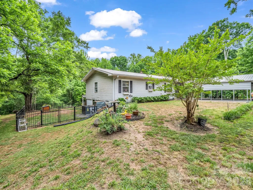 408 Hollis Road Ellenboro NC 28040