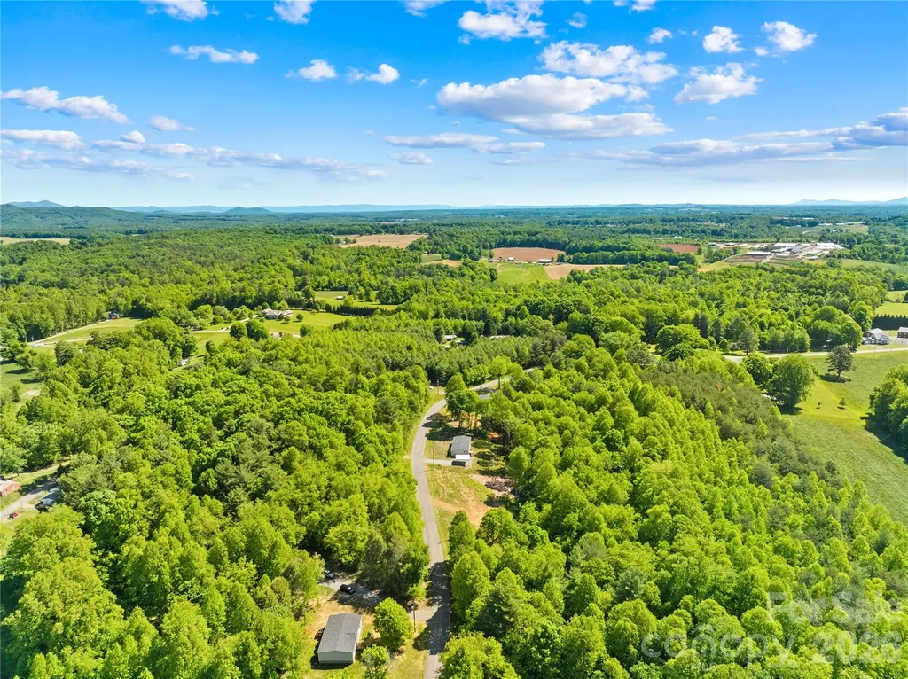 251 Center Lane Thurmond NC 28683