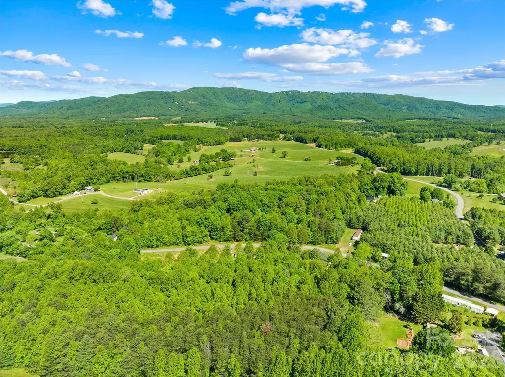 251 Center Lane Thurmond NC 28683