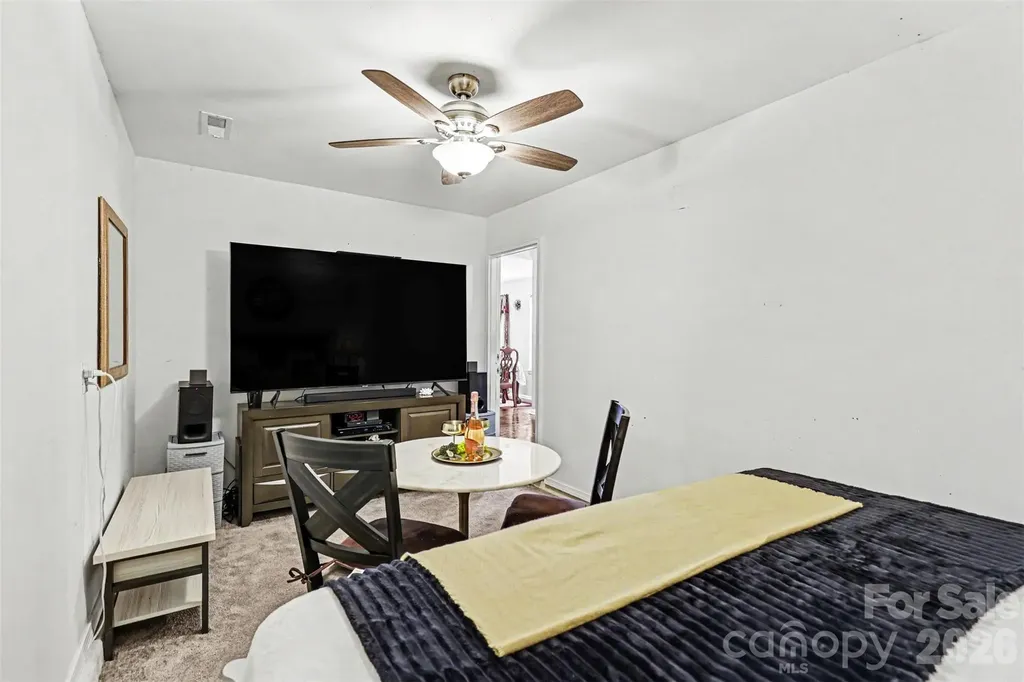 306 Cayman Way Charlotte NC 28217