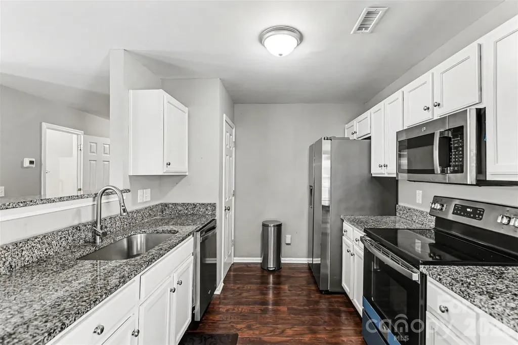 306 Cayman Way Charlotte NC 28217