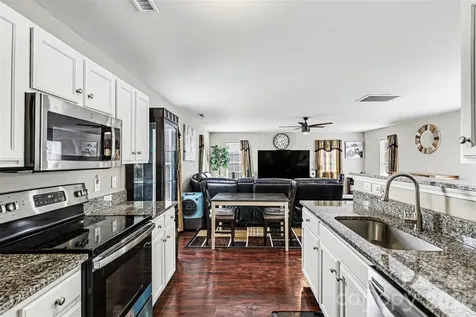 306 Cayman Way Charlotte NC 28217