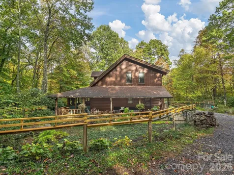 102 Carriage Drive Fairview NC 28730