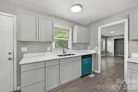 936 Holland Avenue Charlotte NC 28206