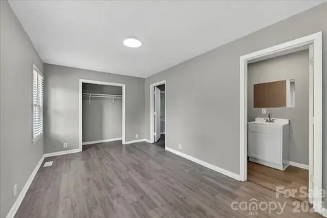 936 Holland Avenue Charlotte NC 28206