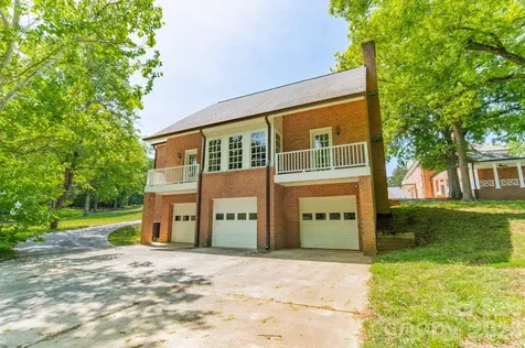 4030 Oak Hollow Lane Harrisburg NC 28075