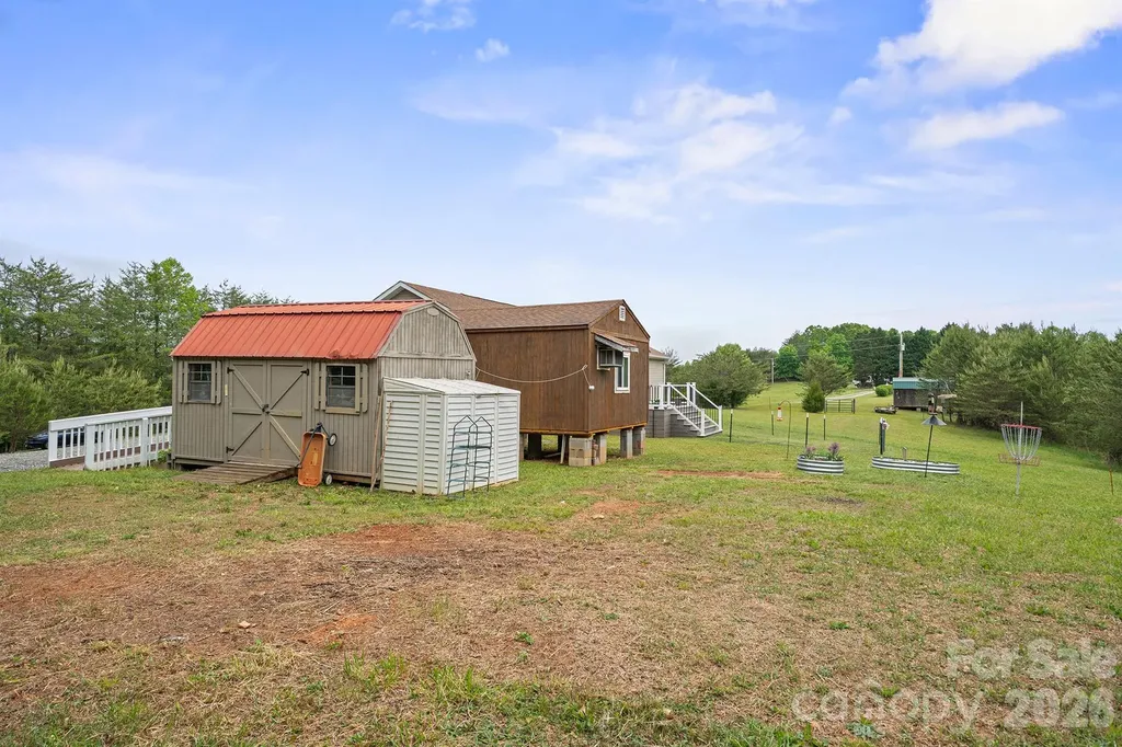 2517 Horseshoe Road Westfield NC 27053