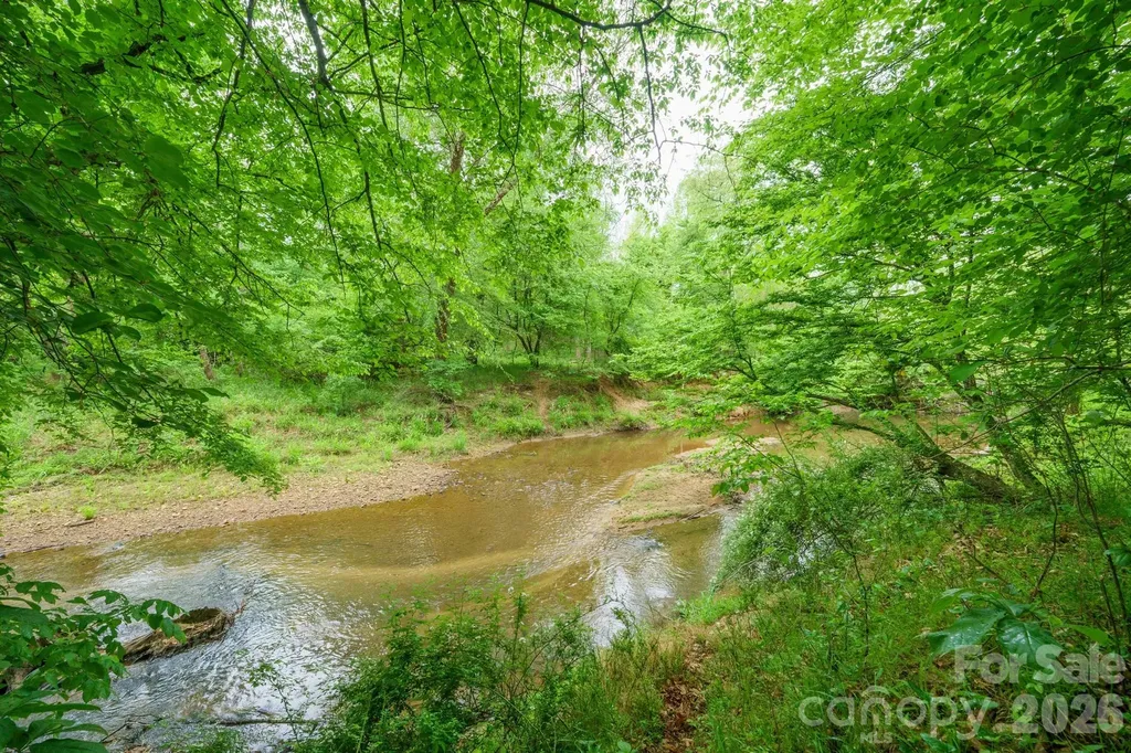 2517 Horseshoe Road Westfield NC 27053