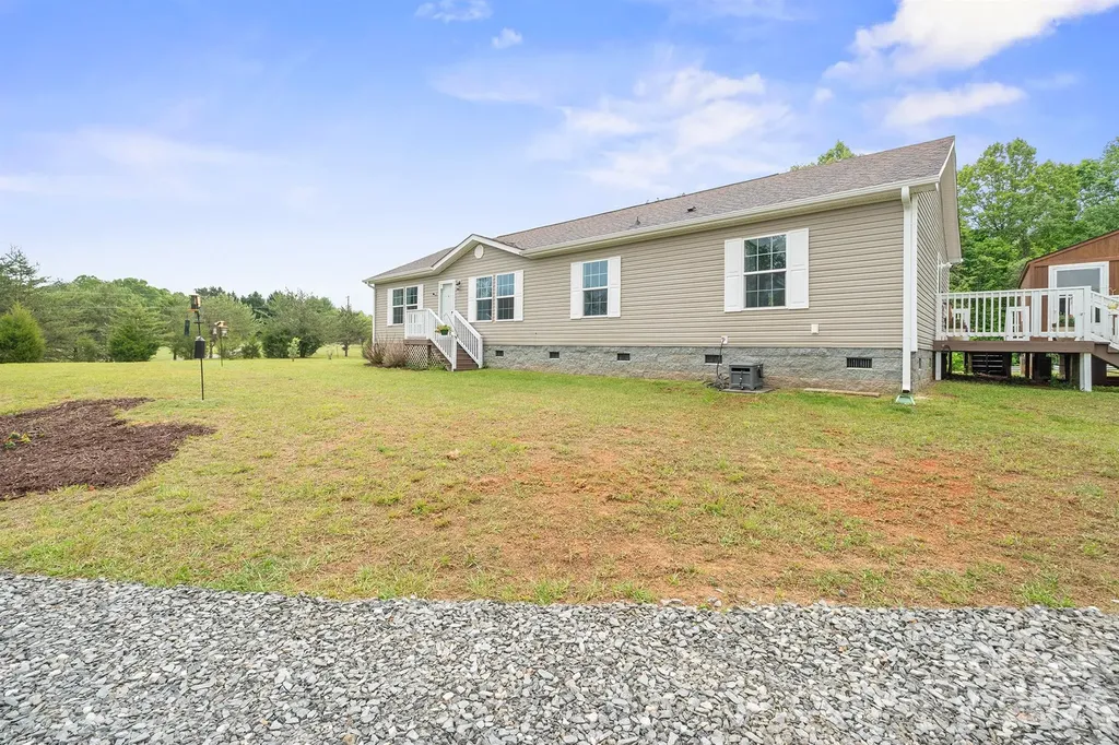 2517 Horseshoe Road Westfield NC 27053