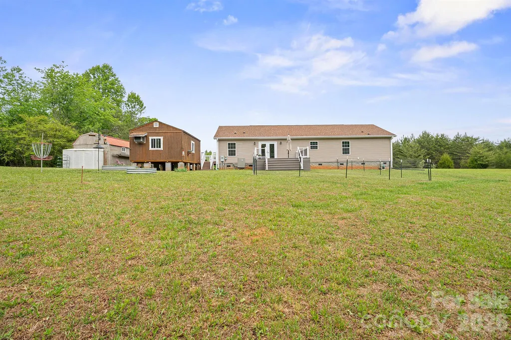 2517 Horseshoe Road Westfield NC 27053