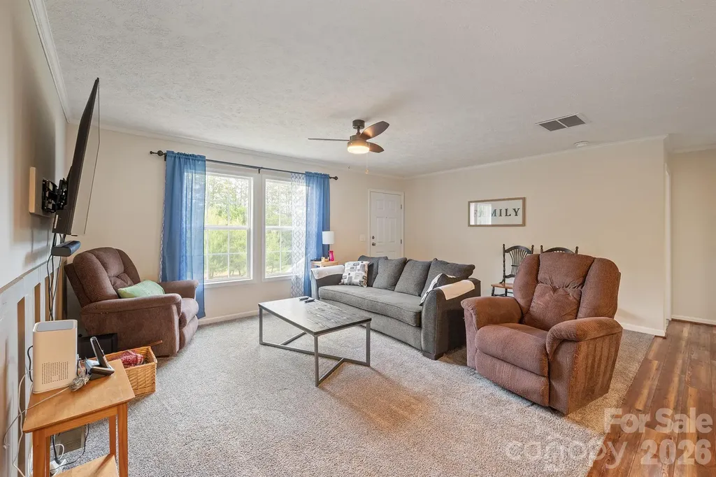 2517 Horseshoe Road Westfield NC 27053