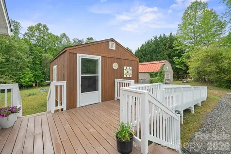 2517 Horseshoe Road Westfield NC 27053