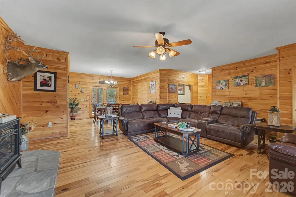 1960 Atoah Road Robbinsville NC 28771