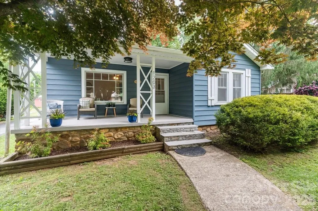 1203 Allens Creek Road Waynesville NC 28786