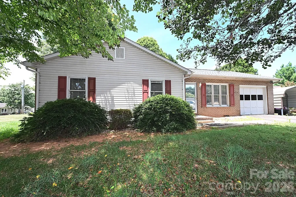 4445 Sulphur Springs Road NE Hickory NC 28601