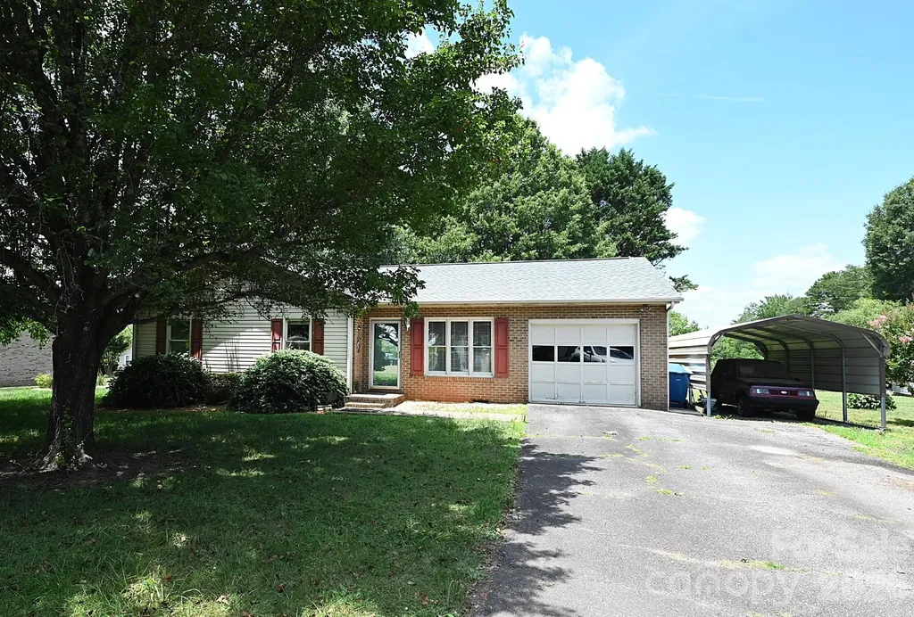 4445 Sulphur Springs Road NE Hickory NC 28601