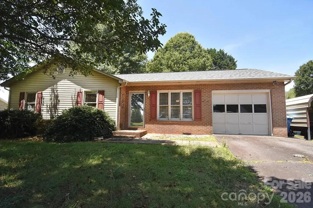4445 Sulphur Springs Road NE Hickory NC 28601
