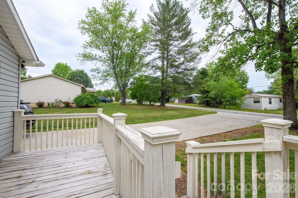 2308 Walt Arney Road Lenoir NC 28645