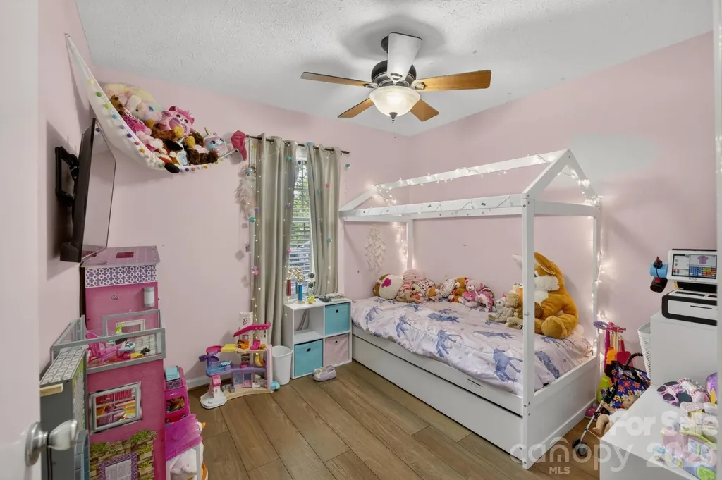 2308 Walt Arney Road Lenoir NC 28645
