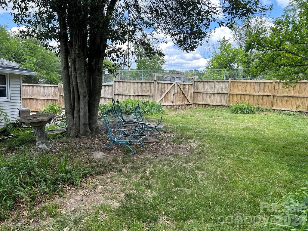 12 Penley Avenue Asheville NC 28804